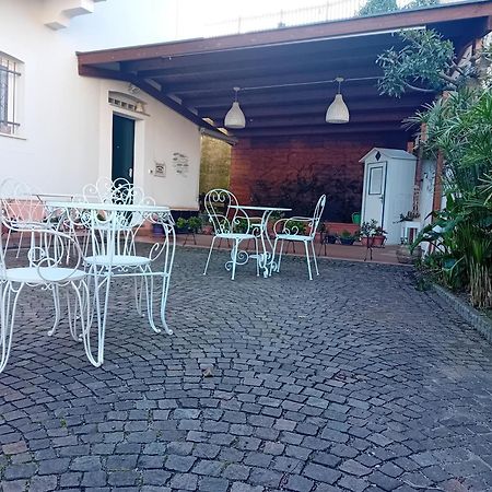 B&B Ai Tre Archi 斯波托尔诺 外观 照片