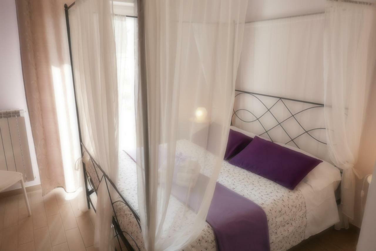 B&B Ai Tre Archi 斯波托尔诺 外观 照片
